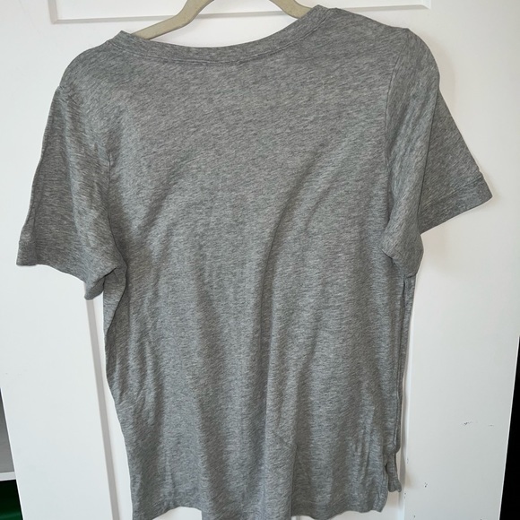 Gray Medium Nike Women’s Workout Shirt - Picture 4 of 5